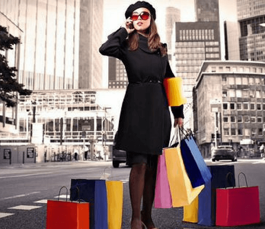 España crece un 2% en turismo de compras turismo de compras en España