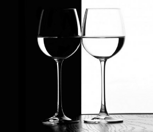 vaso negro y blanco
