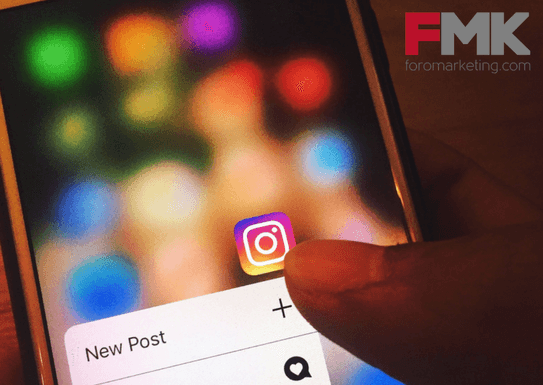 Móvil con App Instagram