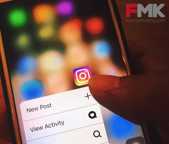 Móvil con App Instagram