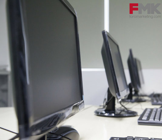 ¿Cómo se enfrentan las universidades a la transformación digital? Se oye mucho hablar de transformación digital y de la importancia de que las empresas se adapten a los tiempos que corren. Pero, ¿qué se está haciendo en las universidades? Al fin y al cabo es de ahí de donde salen los profesionales y directivos que impulsan este tipo de cambios en las compañías.