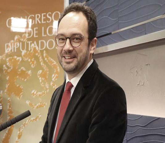 Antonio Hernando: «En el mundo 5G es muy difícil evitar las Fake News» Antonio Hernando