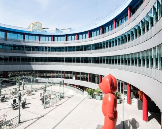 Luces, cámara e… IFEMA: la Feria de Madrid se convierte en un enorme plató de cine IFEMA