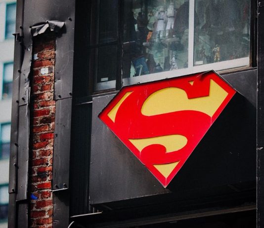 logo-marketing-superheroe