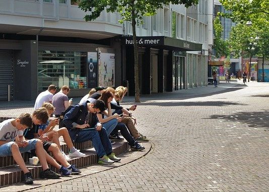 Riesgos de compartir datos personales en Internet: ‘Oversharing’ adolescentes redes sociales