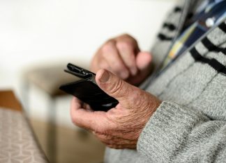 tenologia impulsa la felicidad de los mayores